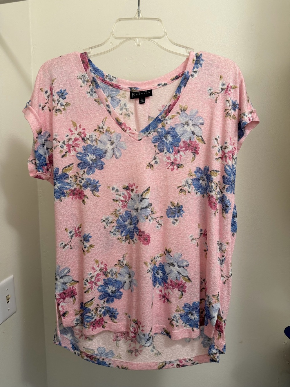 bobeau Pink Floral V-Neck Short Sleeve Tee